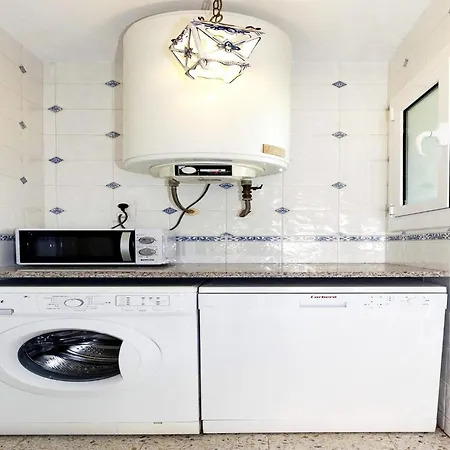 Apartment In Roses, 60 M From *