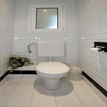 In Roses, 60 M From Apartment *