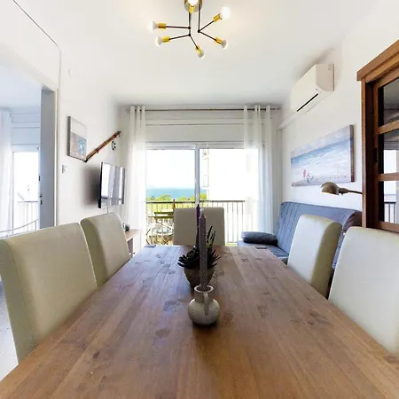 In Roses, 60 M From Apartment *