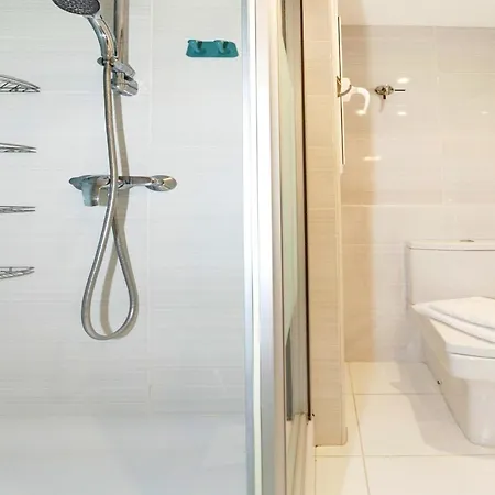 Apartment In Roses, 60 M From *