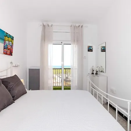 Apartment In Roses, 60 M From Roses