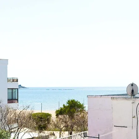 Apartment In Roses, 60 M From *